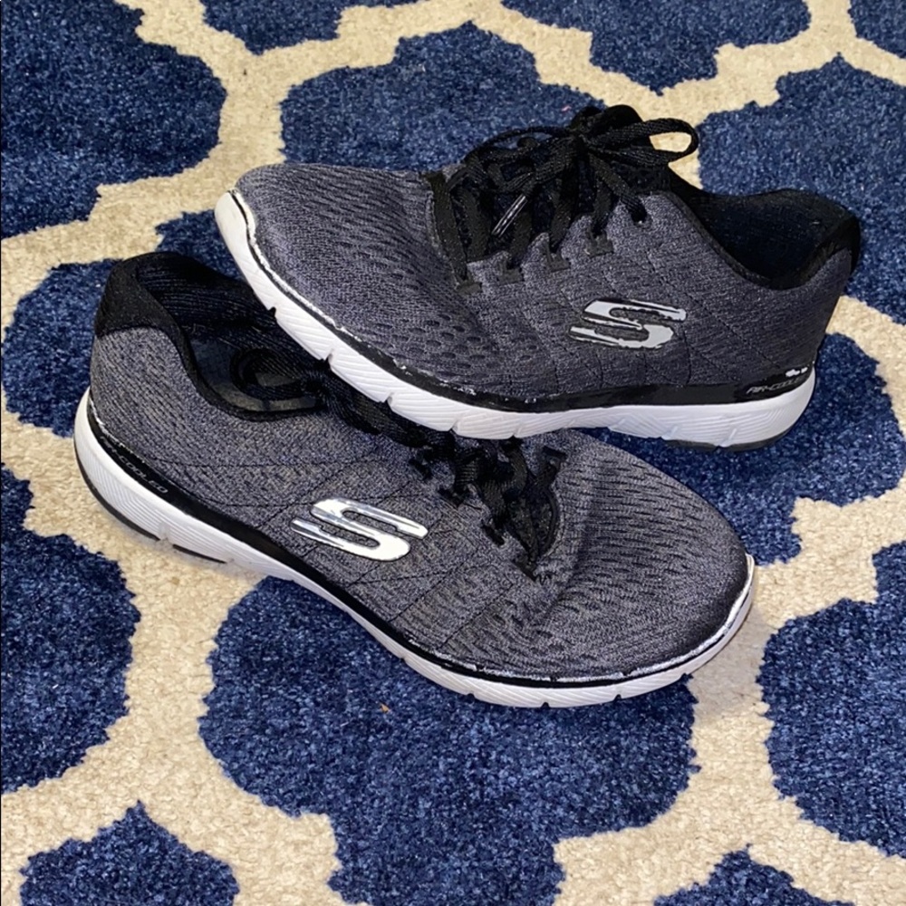 Skechers tennis shoes